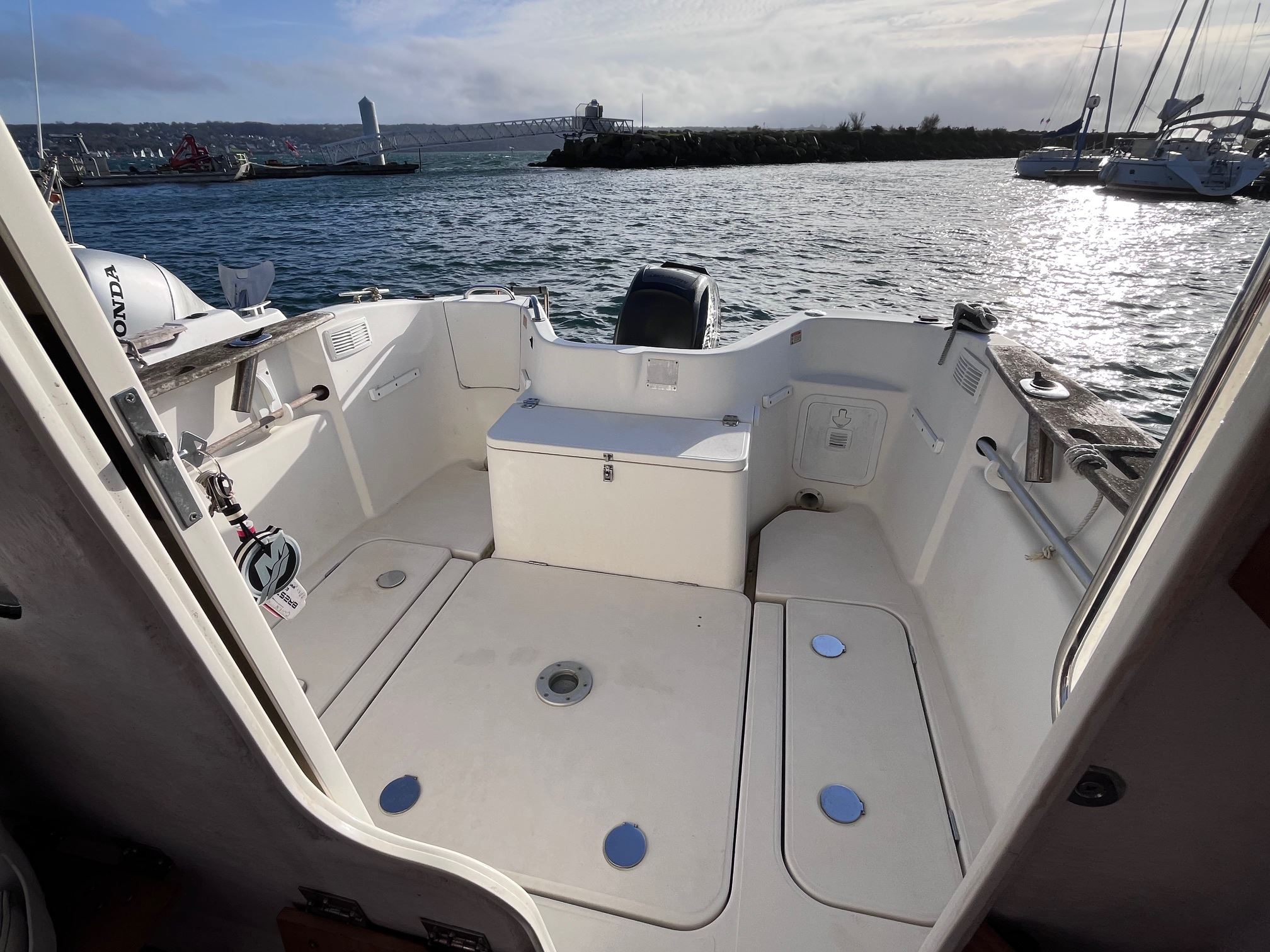 slider 8 Quicksilver  580 Pilothouse